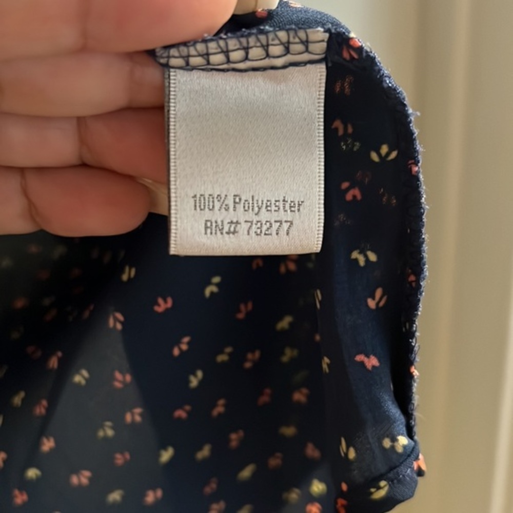 Lauren Conrad Navy Blue Pleated Neck Blouse. Size S - Picture 9 of 10